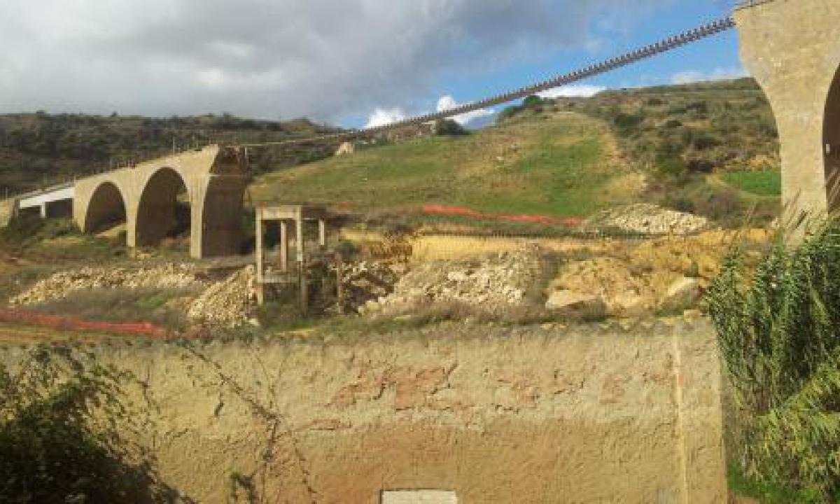 Il viaggio infinito: 5  ore in treno da Catania a Gela - 