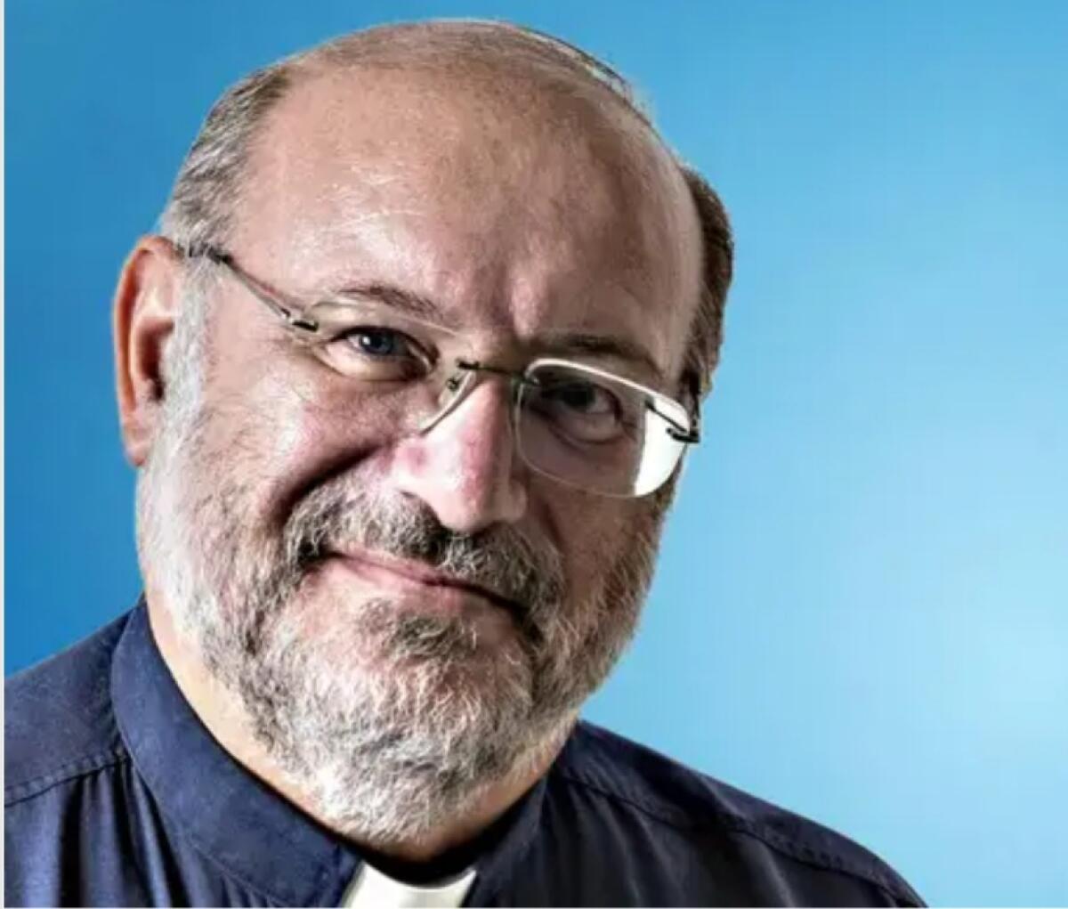Il prete cacciatore di maniaci in rete, "ogni bambino deve essere liberato!" -