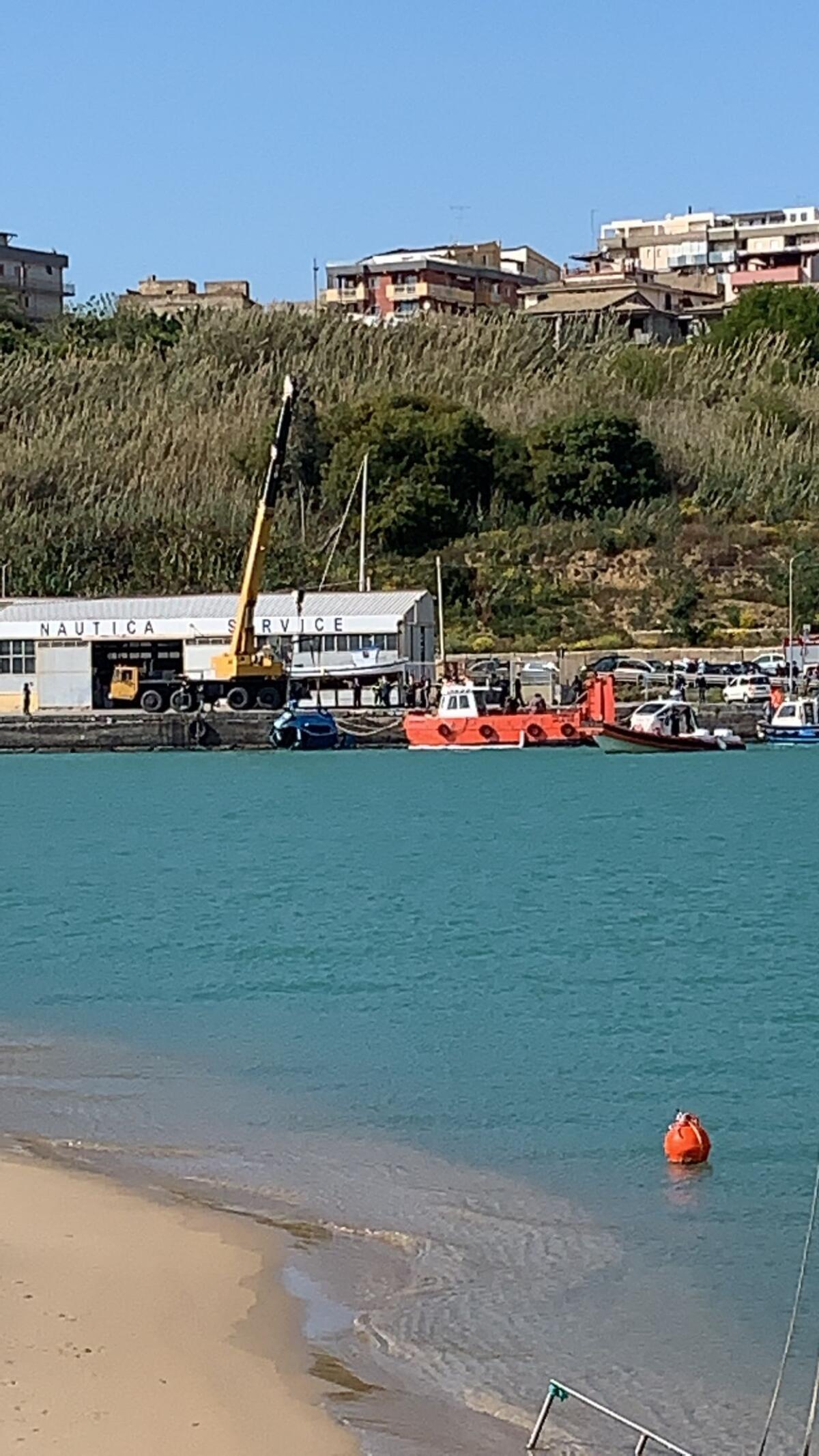 L'imprenditore Luca si getta in mare - 