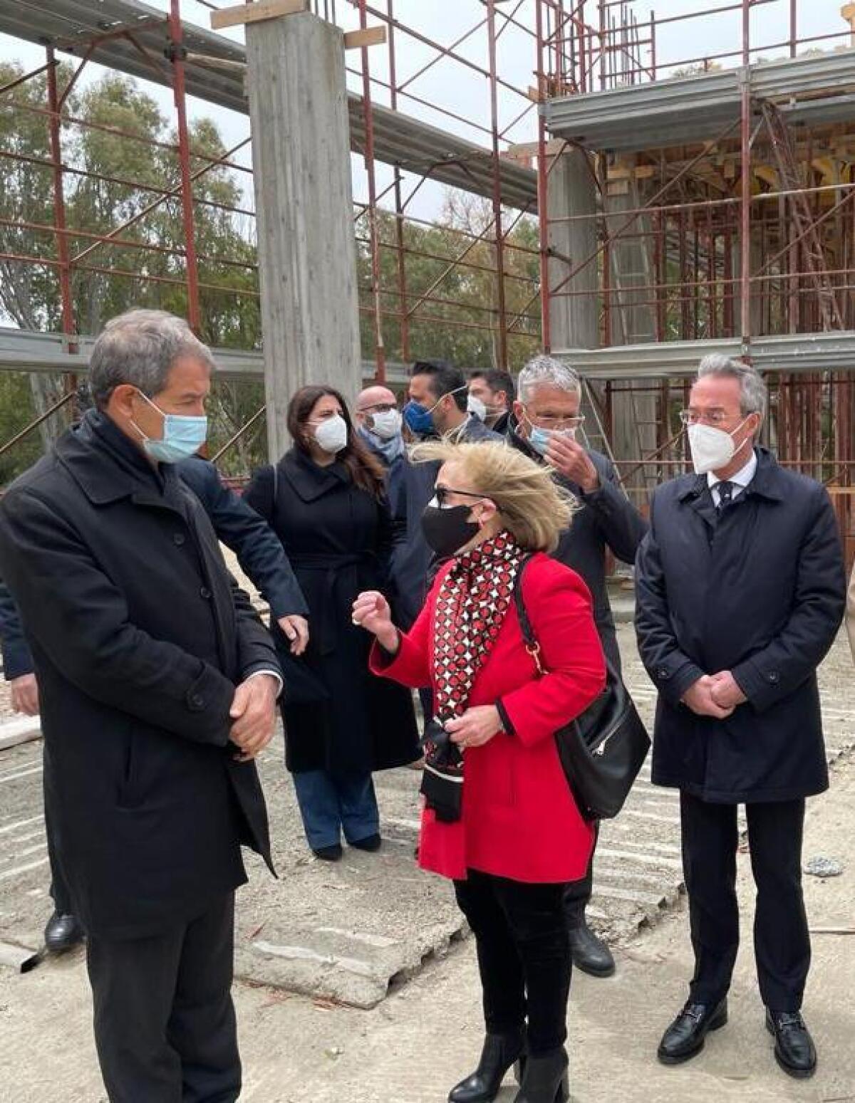 Archeologia: Gela, Musumeci in visita al cantiere del Museo della nave -