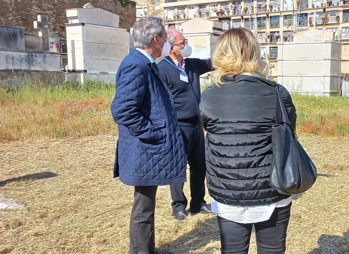 Sopralluogo dell'amministrazione al cimitero monumentale - 