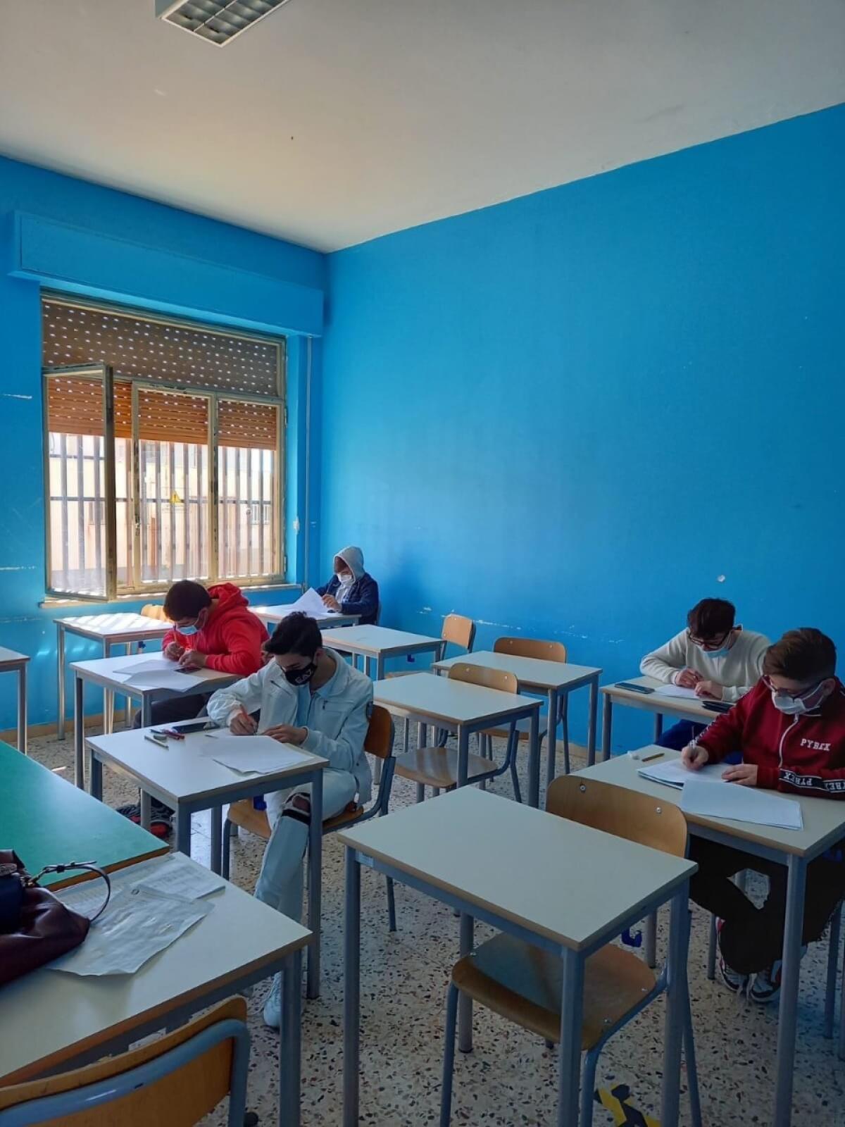 Istituto “Morselli”, quattro studenti si distinguono alla fase regionale delle Olimpiadi delle scienze -