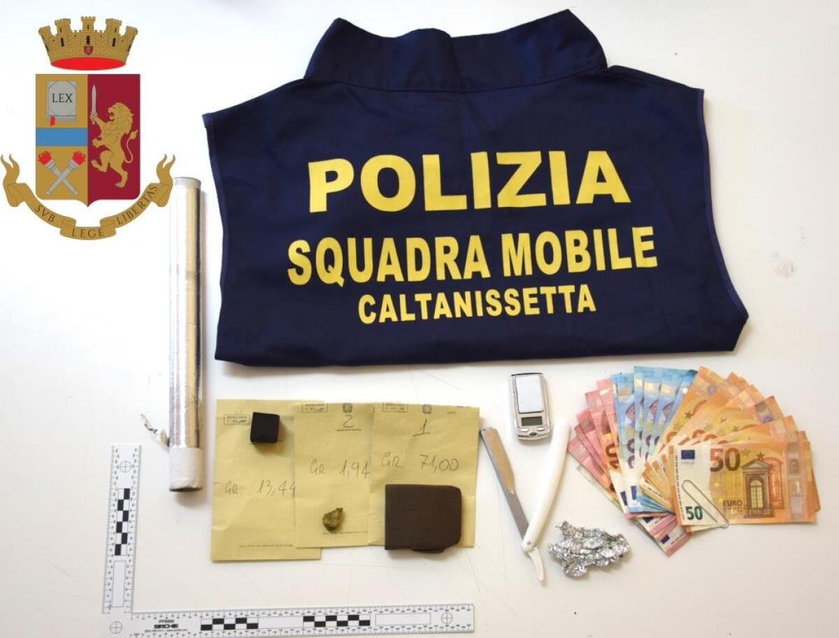 Arrestato pusher attrezzato per il confezionamento della droga - ????????????????????????????????????