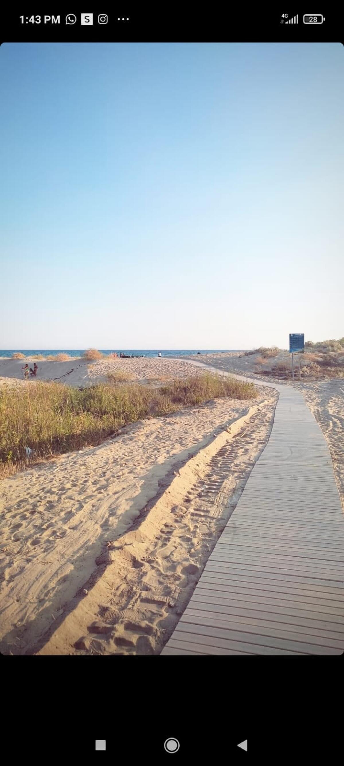 A Roccazzelle ci sono le passerelle per raggiungere la spiaggia -