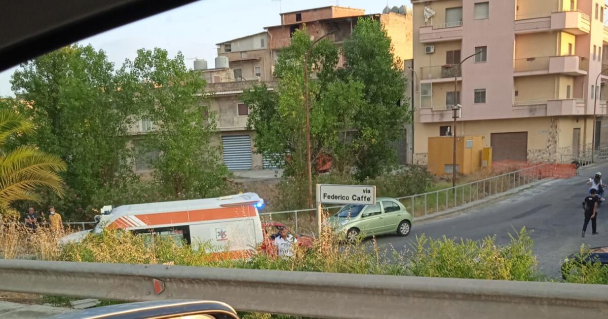 Violento scontro in via Paci - 