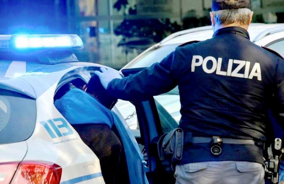 Trentenne arrestato: spacca un bicchiere in testa al compagno della madre -