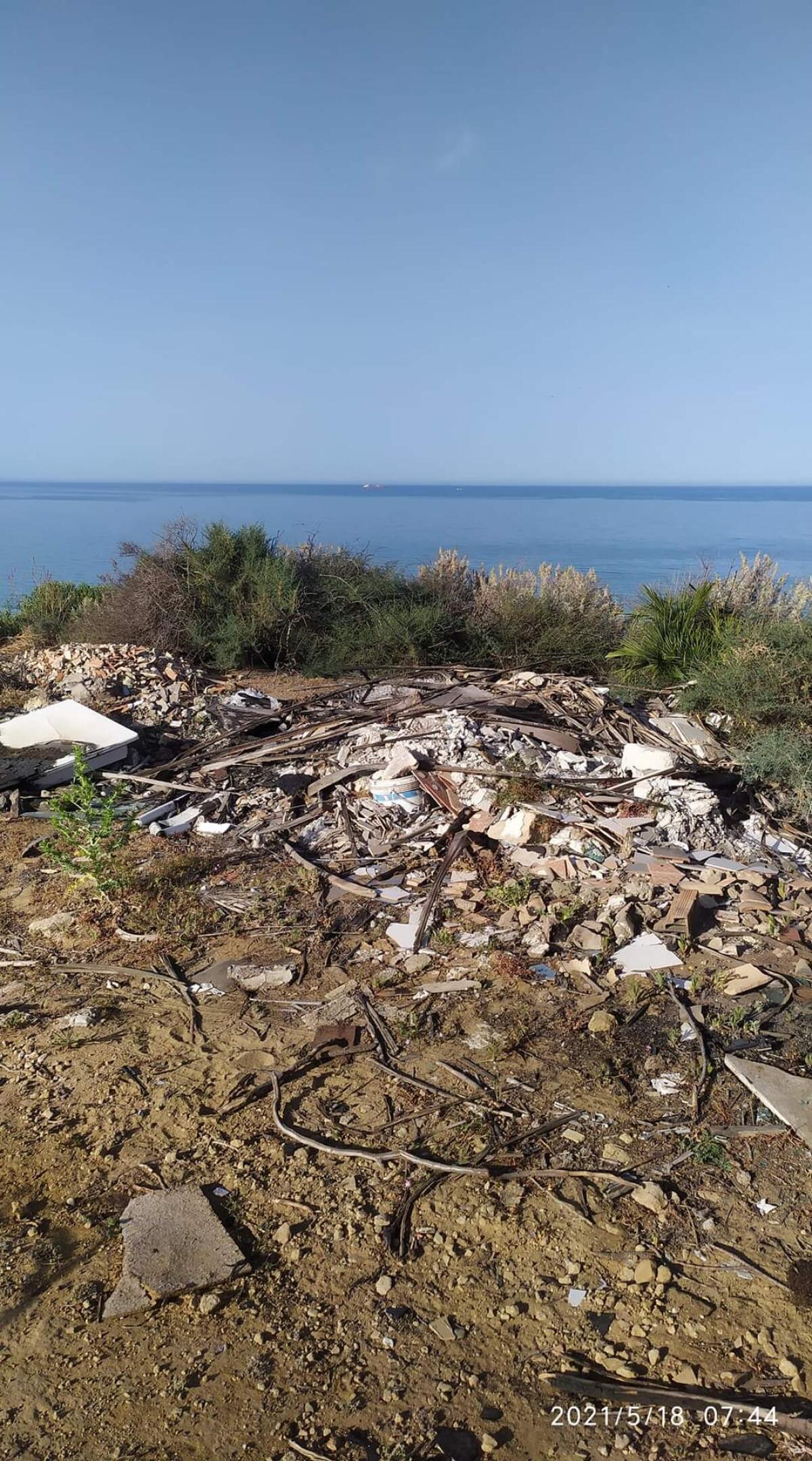 Tanti rifiuti al parco di Montelungo e David Melfa annuncia una Giornata dell'Ecologia - 