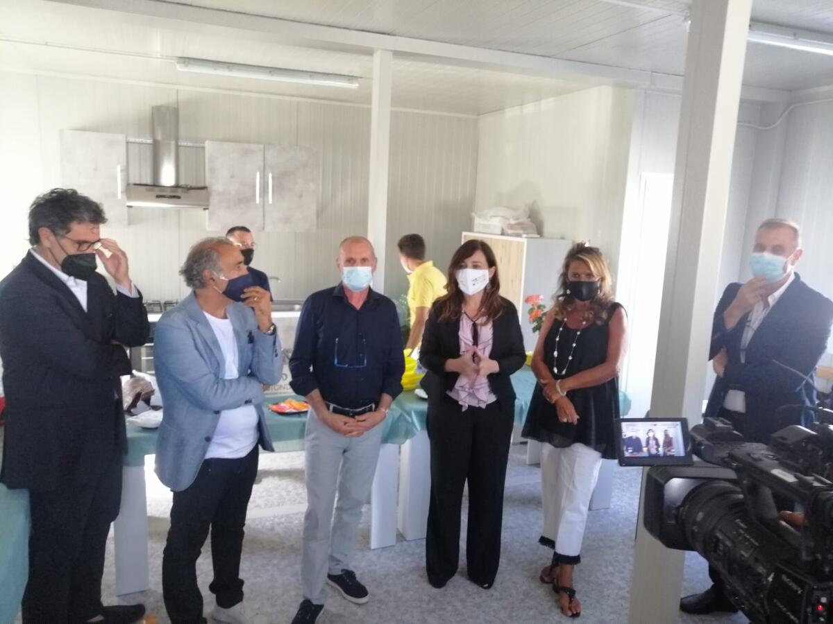 Il personale della discarica difende il direttore - 