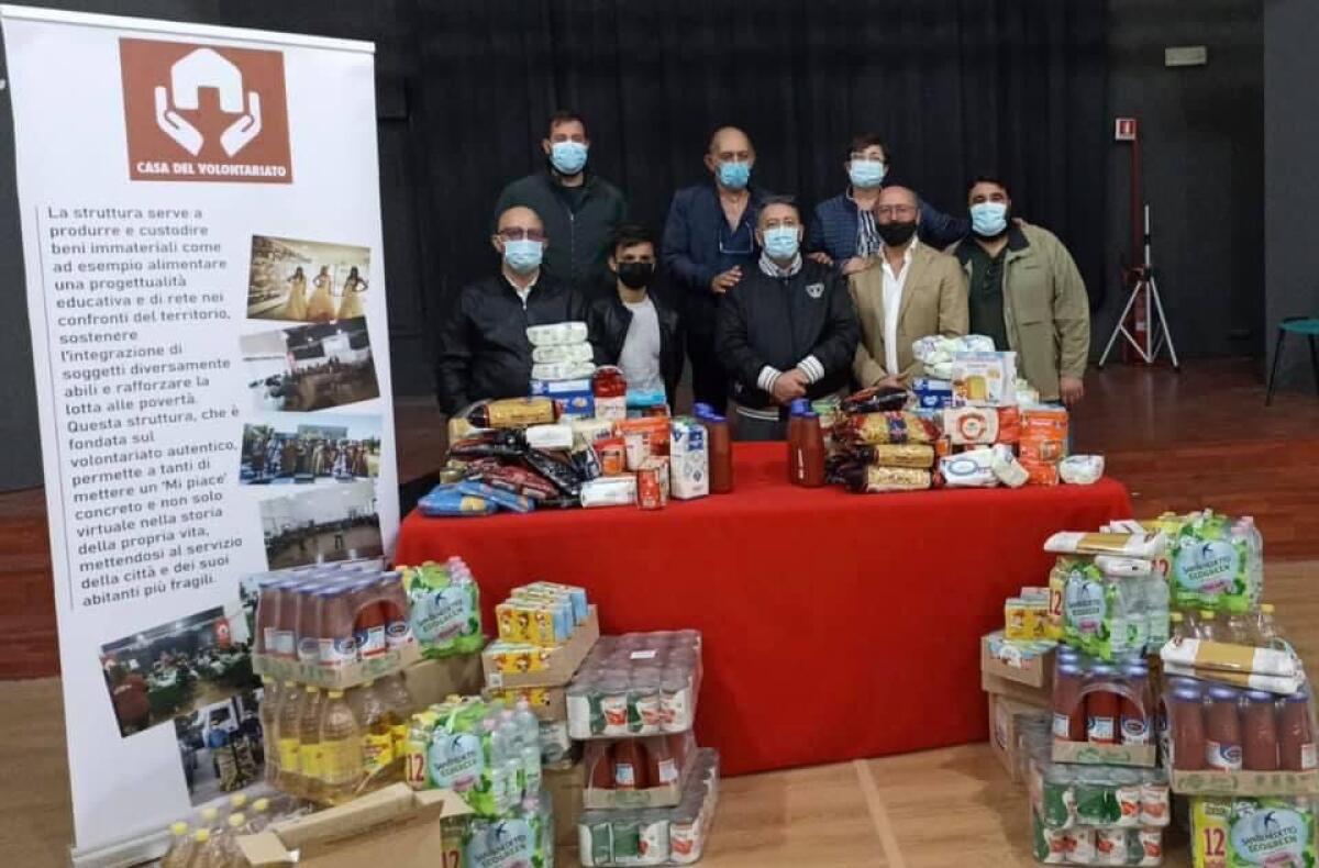 “Lions services day”, donati generi alimentari alla Casa del volontariato - 