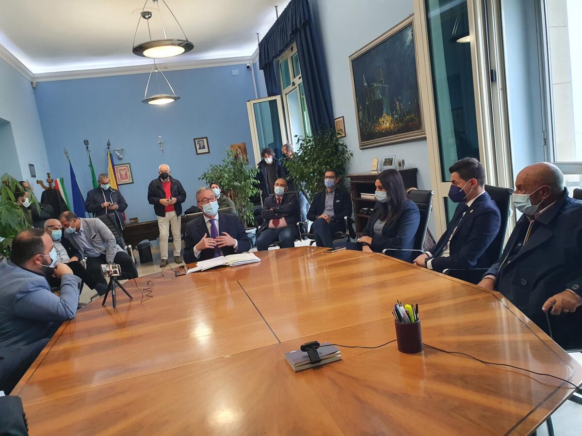 Tutti ai posti di prima.Si ricomincia... - 