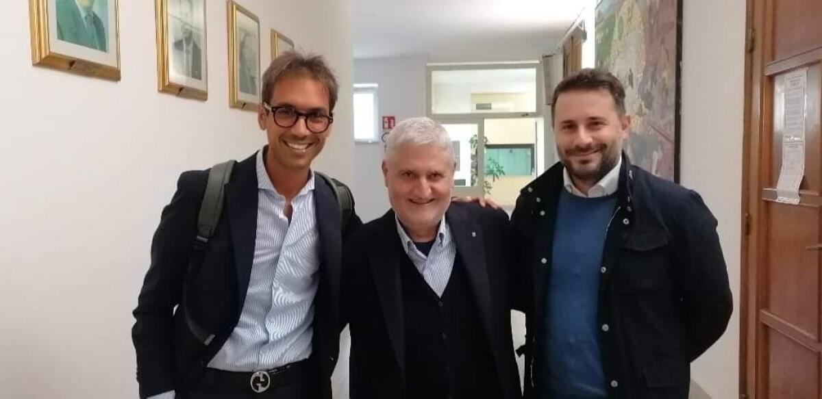 Nozze Pd- M5s e come dono l'alternativa a Greco - 