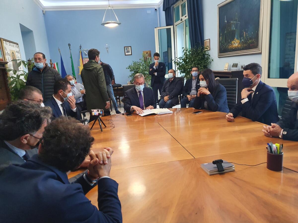 Presentata la Giunta : tutti confermati compreso Malluzzo con l'aggiunta dell'ing Costa - 