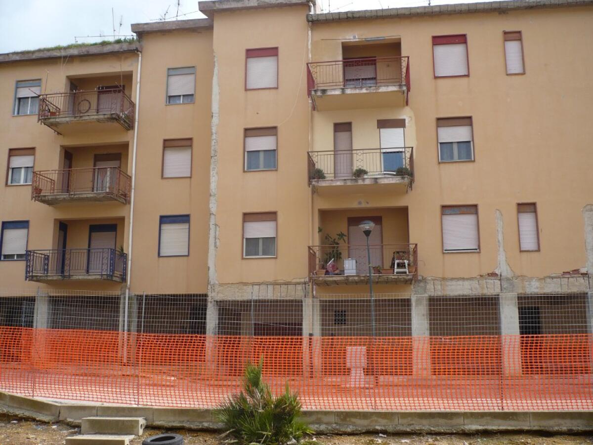 Le accuse del Sunia: acqua che filtra dai tetti - 