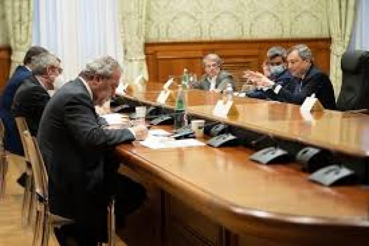 Nuovo giro di vite per favorire il super green pass - 