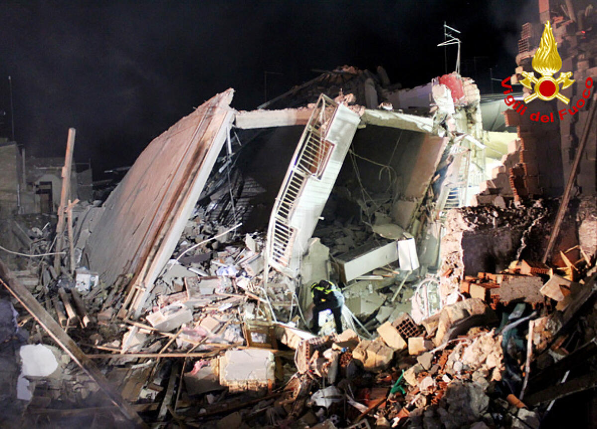 Sale a 9 il numero delle vittime di Ravanusa - 