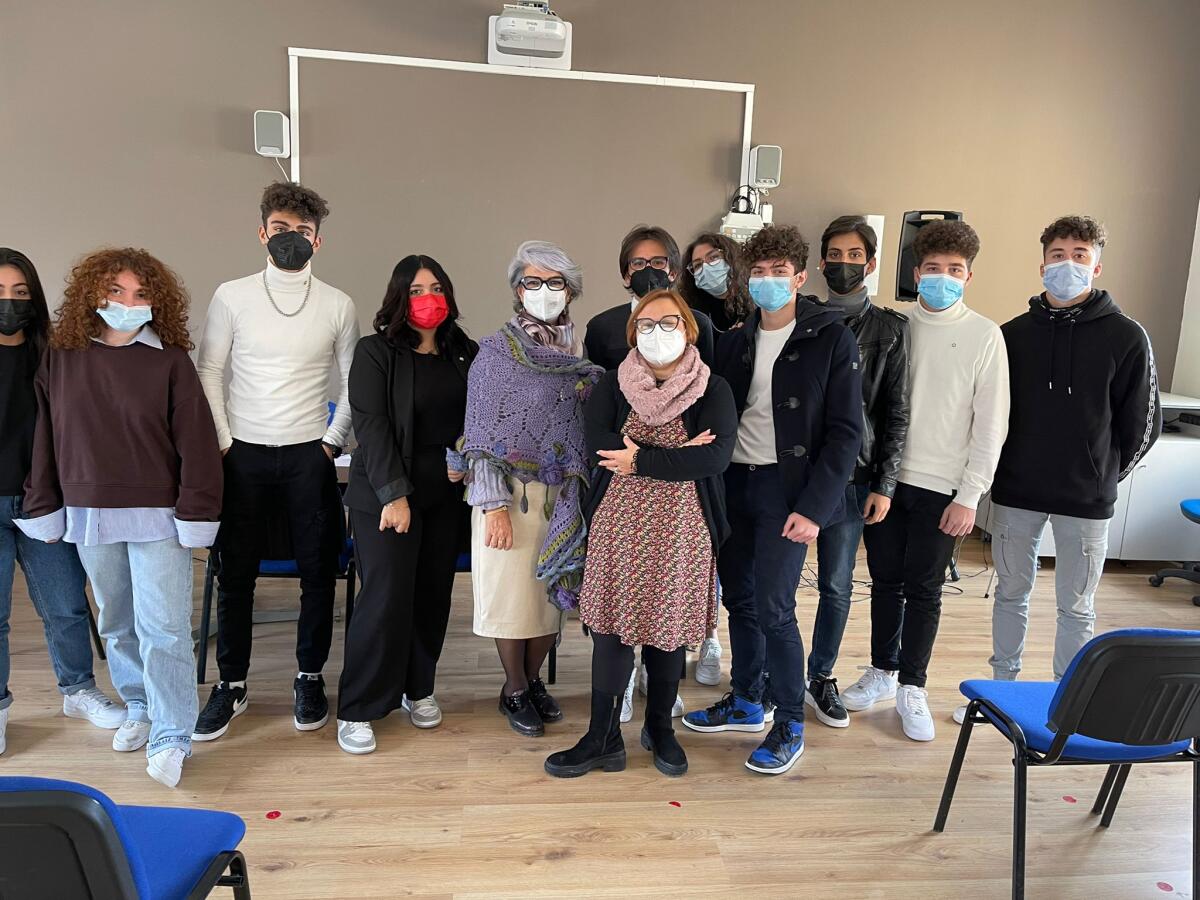 A scuola di cittadinanza digitale con Interact e liceo scientifico -