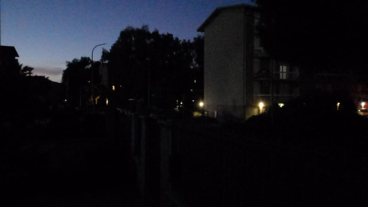 In via Sabbioncello residenti stanchi della luce pubblica a singhiozzo - 