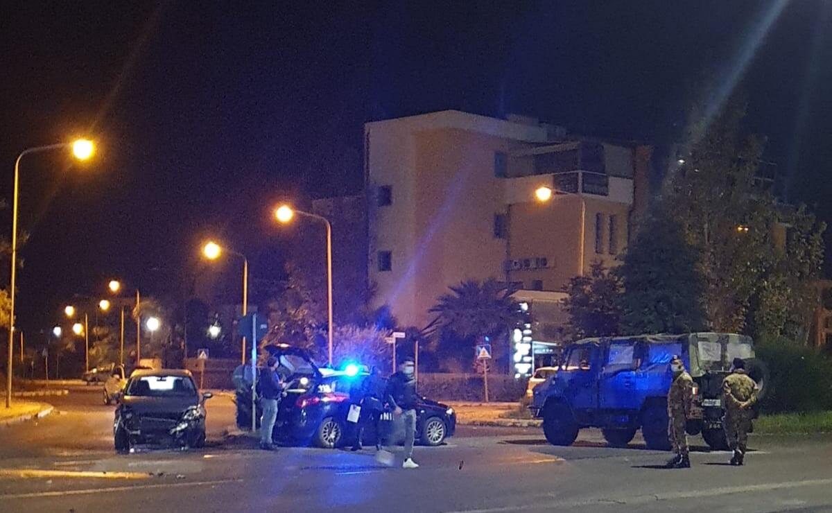 Scontro fra due auto nella notte - 