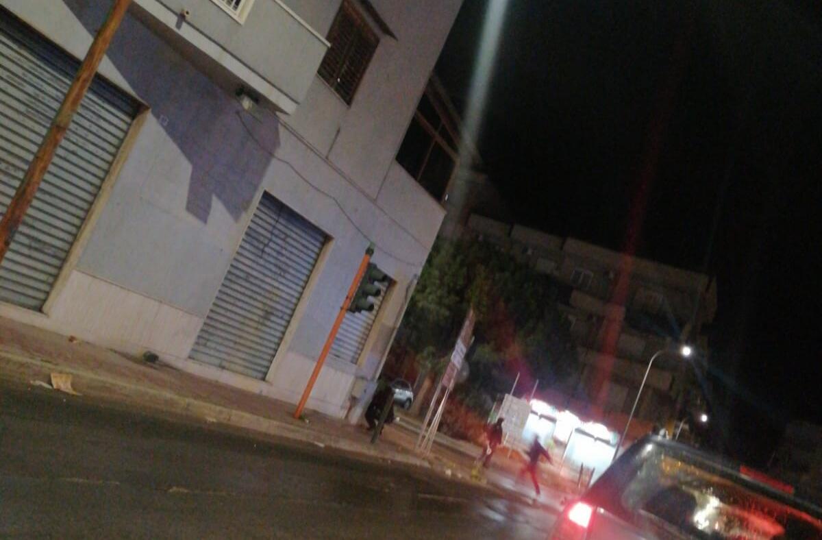 Auto contro motociclo in via Tevere - 