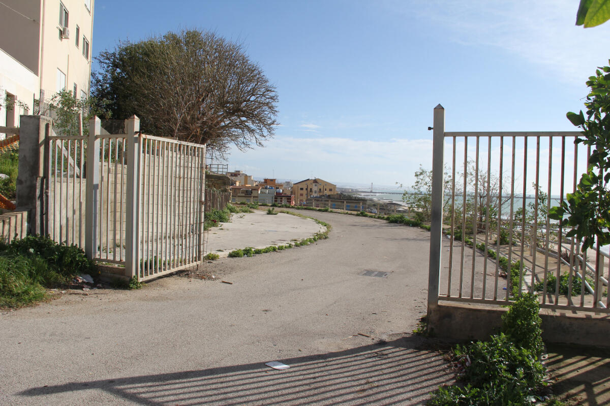 Villa comunale aperta anche quando è chiusa - 