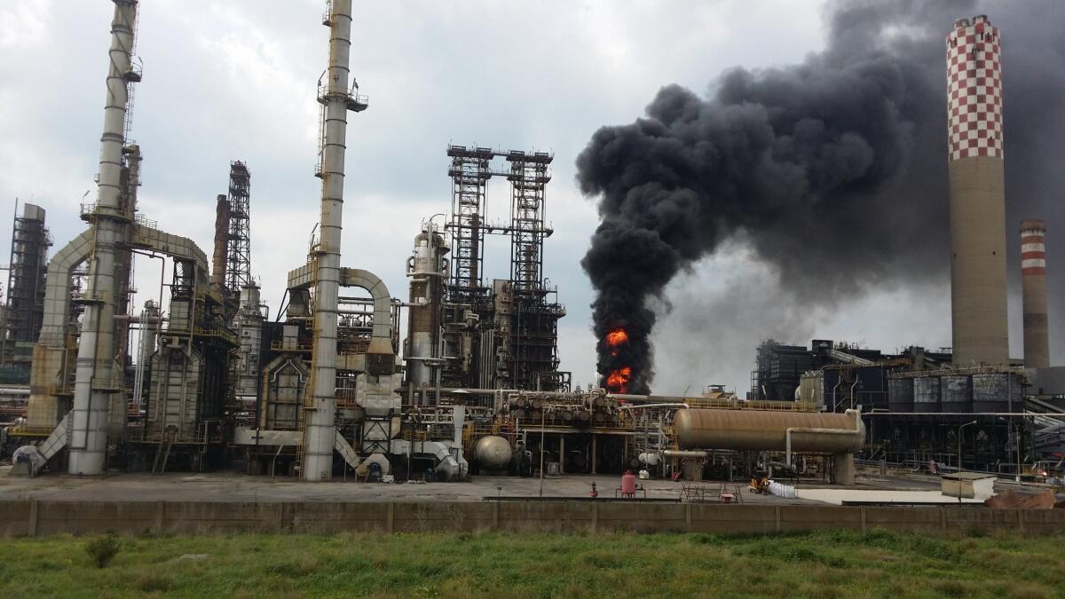 Incendio in Raffineria Gela, scatta Piano emergenza - 