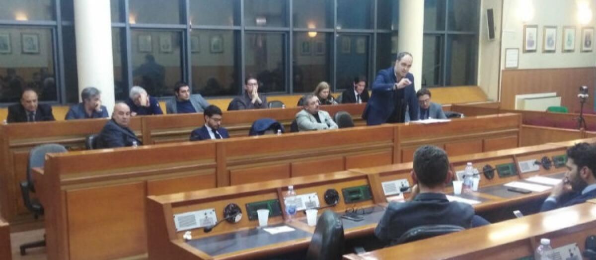 Sarebbe bastato trasferire i medici di Caltanissetta a Gela - 