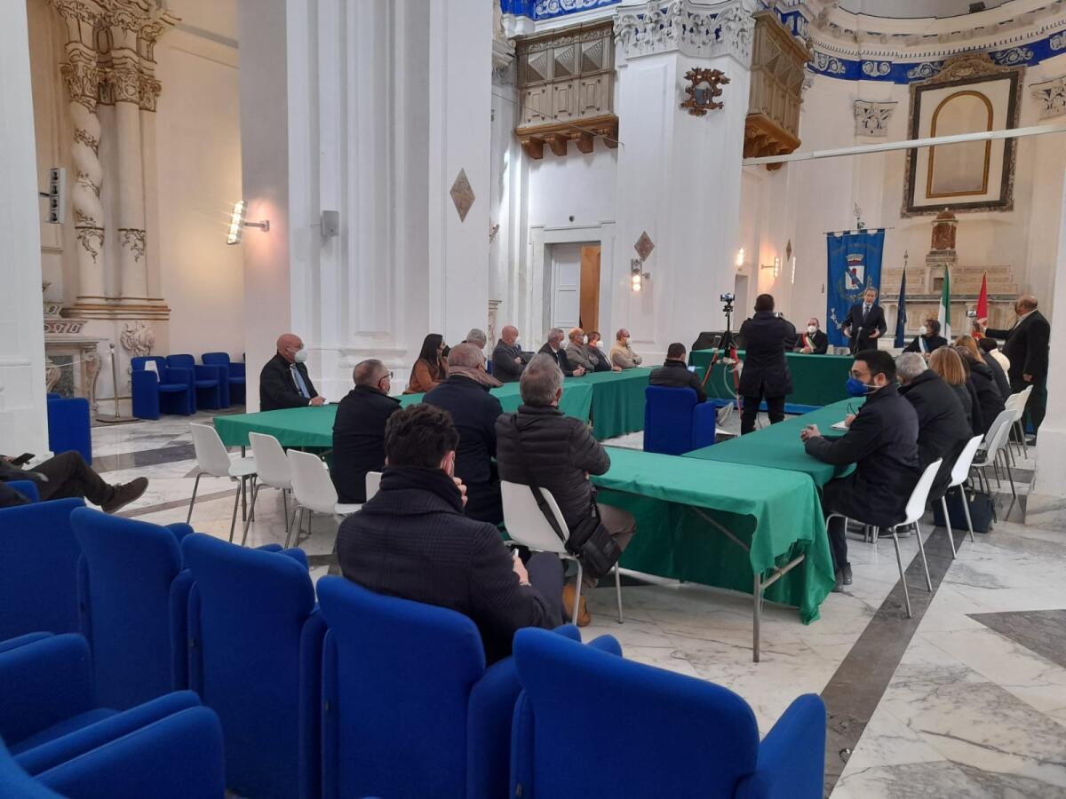 Musumeci a Riesi esalta il fare rete per sostenere la ripresa post pandemia - 