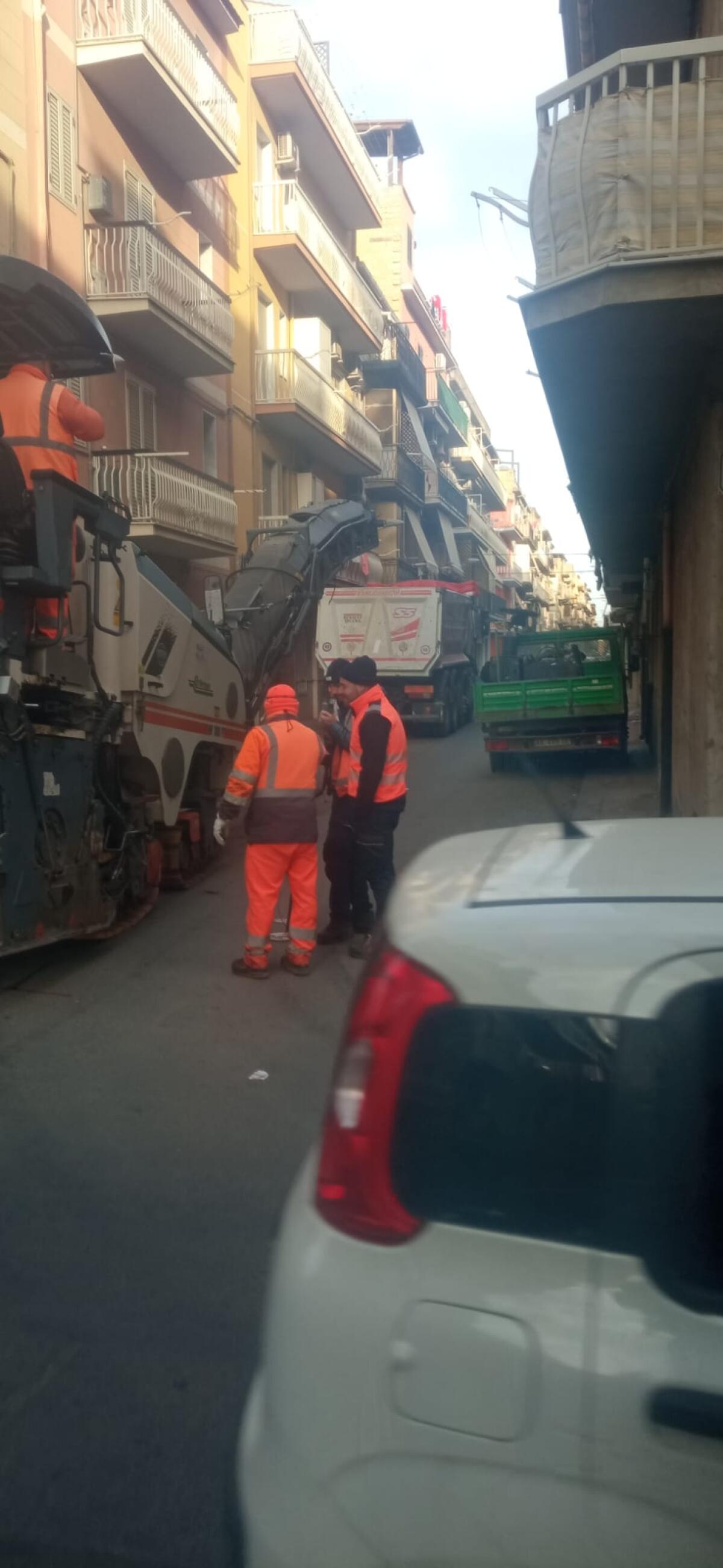 Ripresi dopo 4 mesi da via Lecce le manutenzioni delle strade -