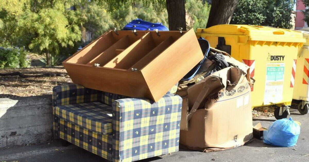 Sospesa la rimozione dei rifiuti ingombranti -