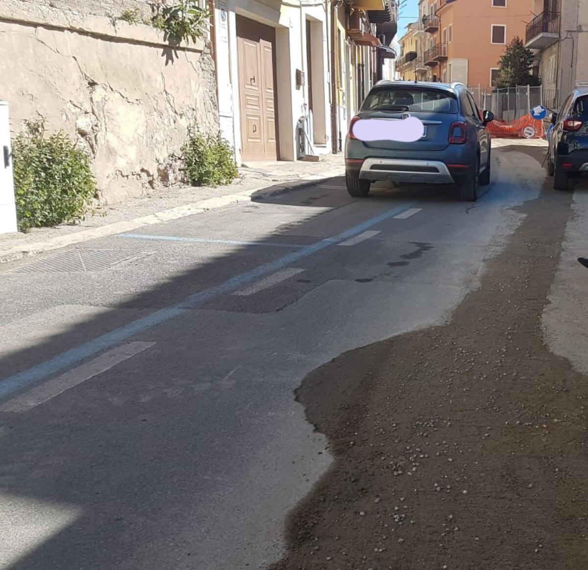 Le condizioni precarie del manto stradale - 