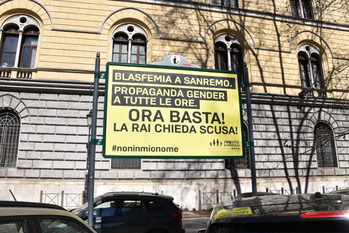 Sanremo contro il Dio cattolico: Cantate contro altri Dei, se avete coraggio…! - 