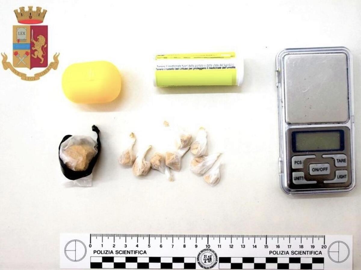 Eroina in casa, gelese beccato dalla Polizia - 