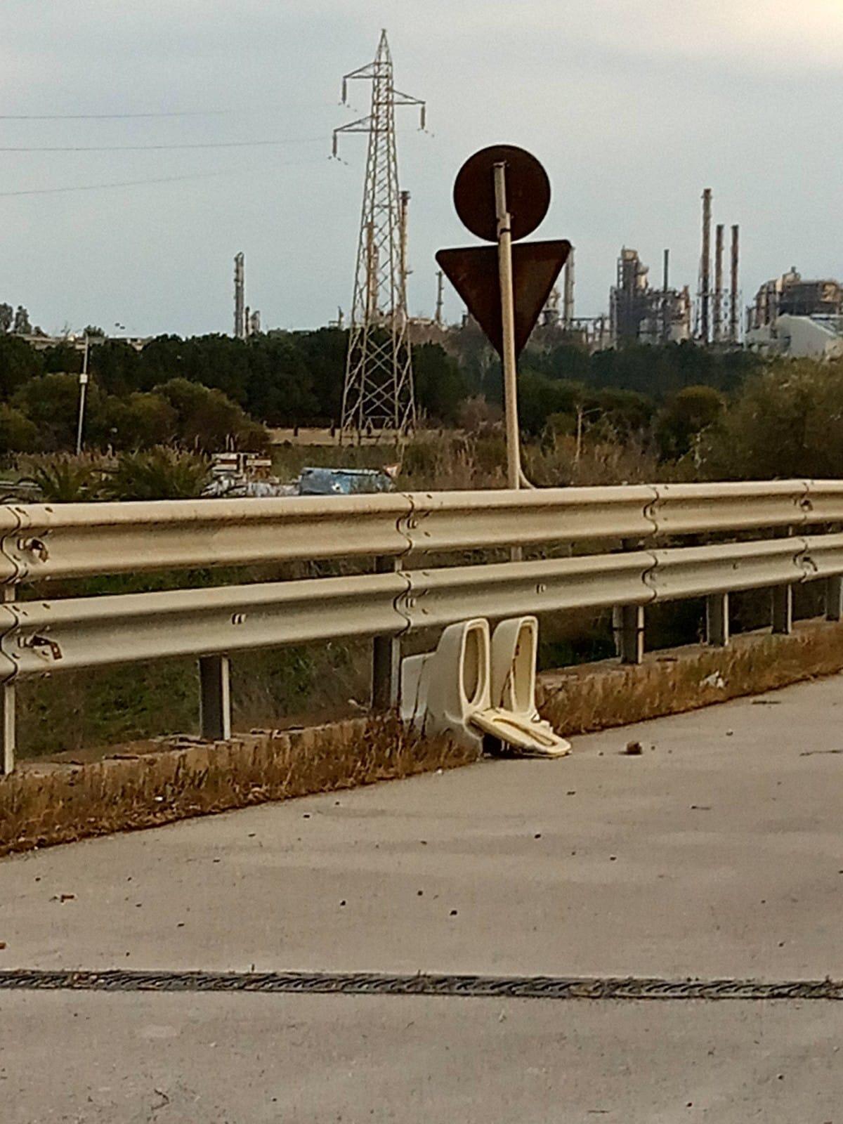L'oasi verde nella zona industriale e poi il deserto - 