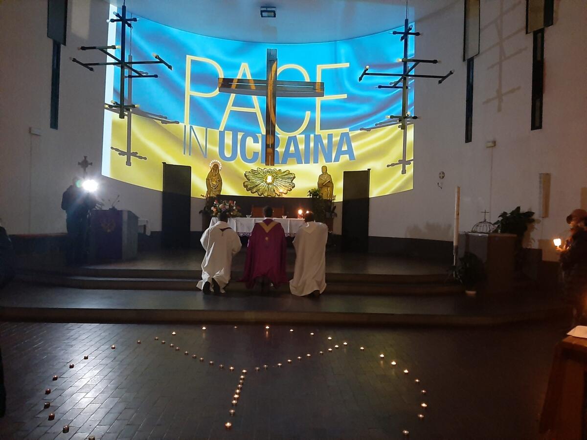 La fiaccolata della speranza: in preghiera per l'Ucraina -