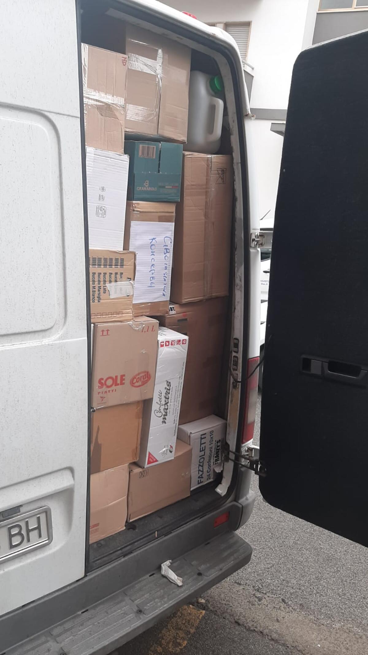 Il pulmino della solidarietà porterà a Gela,15 ucraini - 
