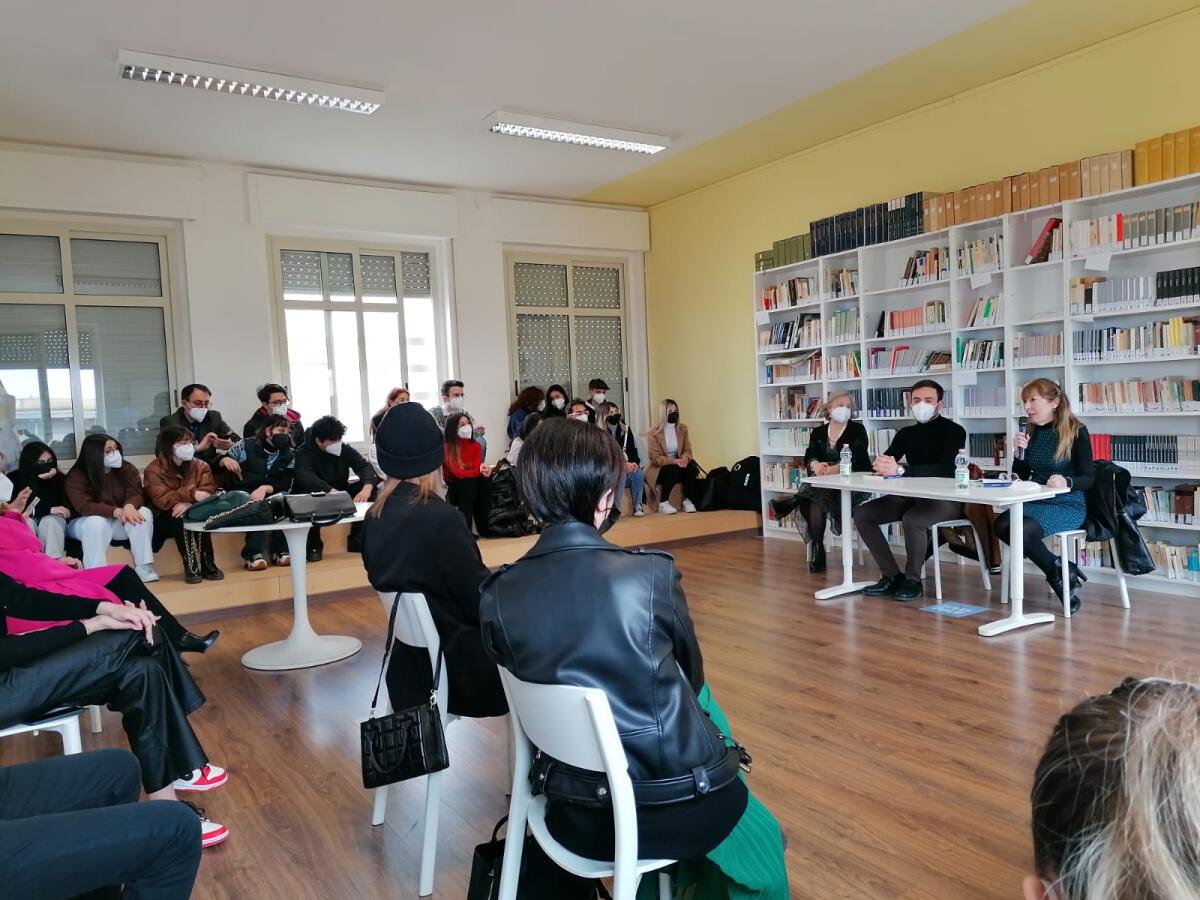 Il giallo dei delitti e quello della crema pasticcera: due ingredienti per un romanzo - 