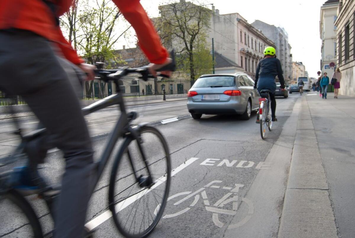 Ciclisti in pericolo: l'appello del presidente Fiab -