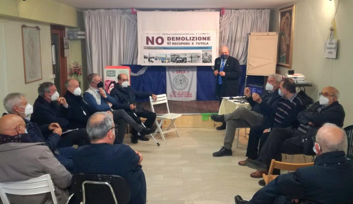 Dalla demolizione finanziata ad una battaglia ancora in corso. Per salvare il Pontile la città continua a lottare -
