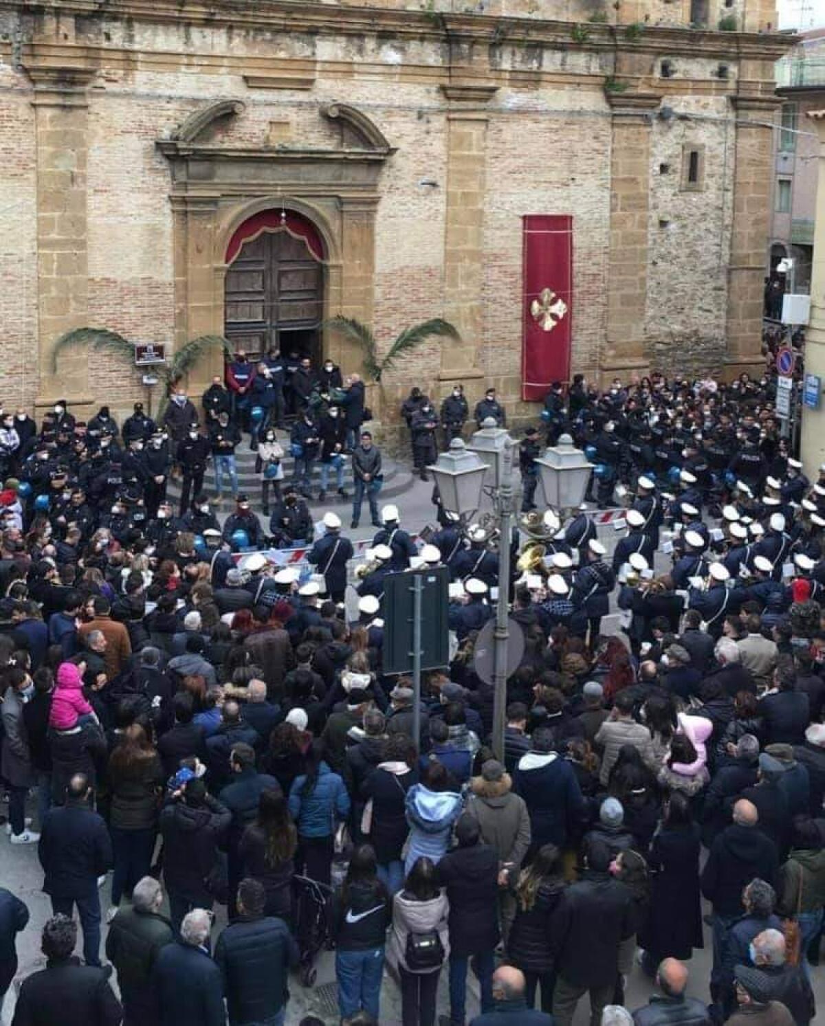 Tradizioni pasquali in assetto di guerra - 