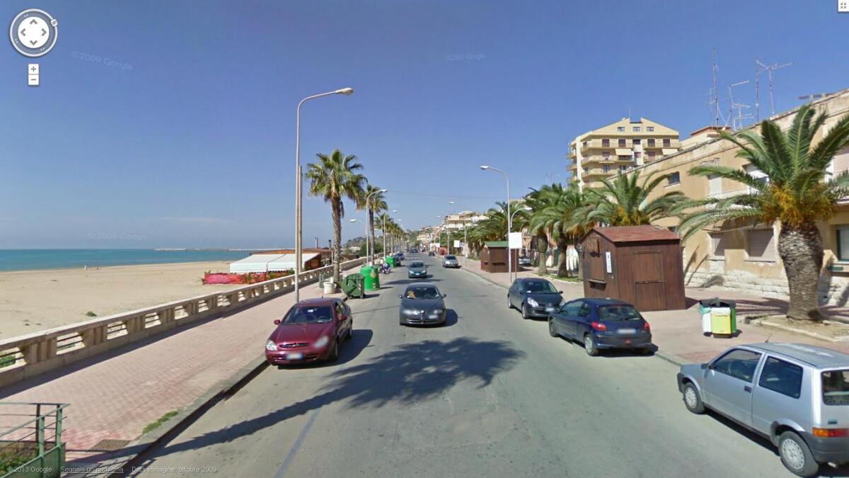 Lungomare nel degrado e il Comune sta a guardare - 