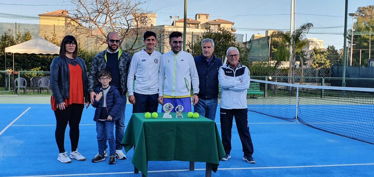 Giacomo Gulizzi vince il torneo di tennis dell' Eni group club di Gela - 