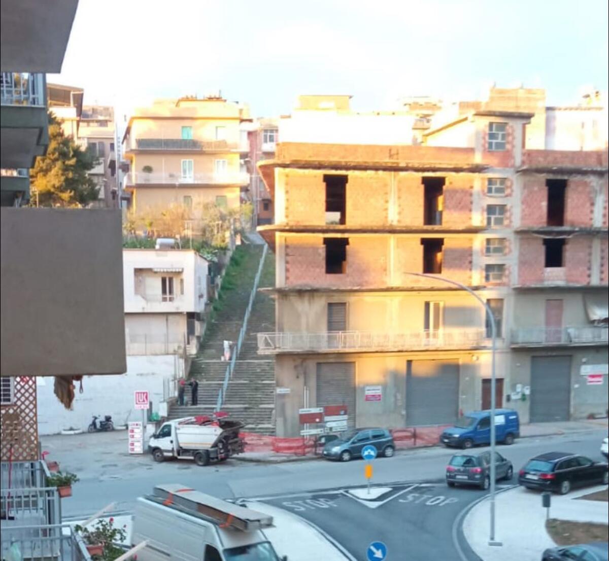 ... e un' altra scalinata torna a splendere - 