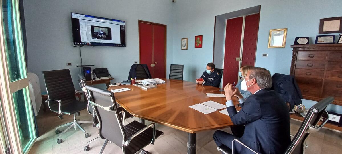 Attentati incendiari: per il sindaco lo Stato c'è e vincerà - 