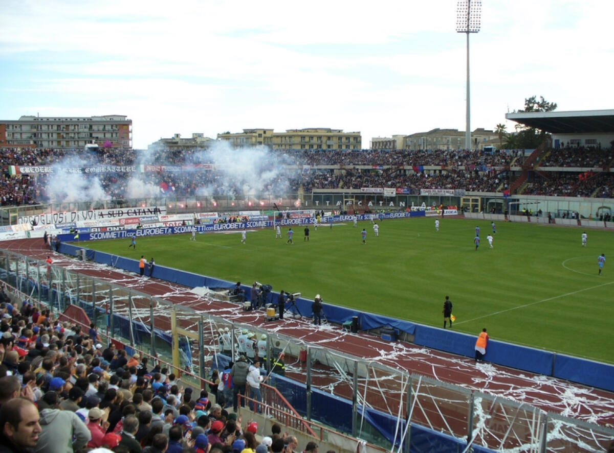 Calcio Catania: la triste chiusura di una grande pagina di sport. Ora le solite (vane?) speranze - 