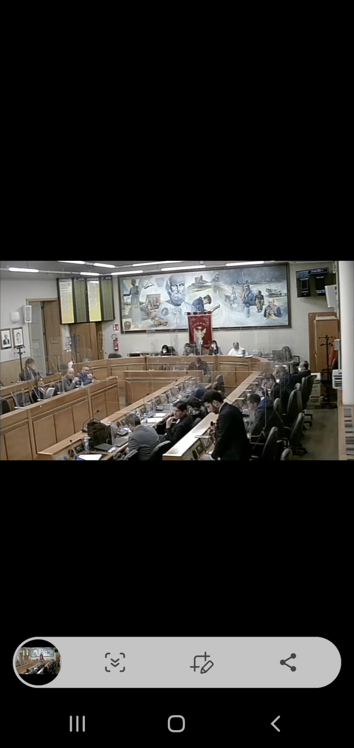 Il sindaco non ha la maggioranza neanche per prelevare una delibera dall'ordine del giorno - 