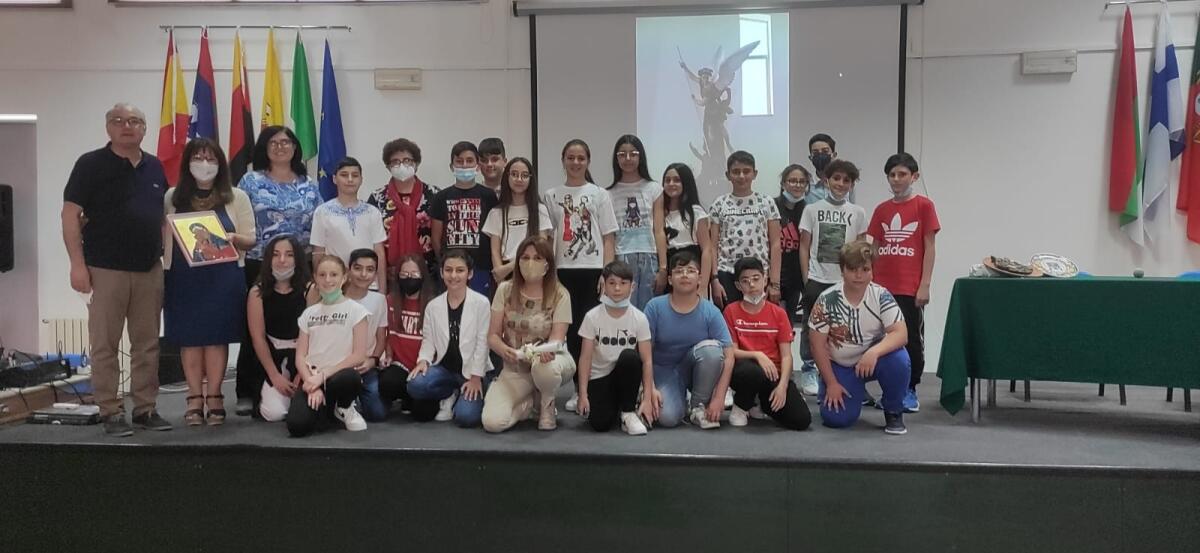 Tra scuola e cultura regionale, la storia della "Madonna saccaredda" studiata dagli alunni della "Quasimodo" -
