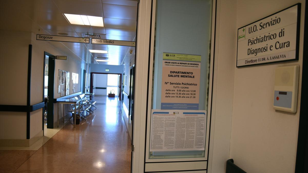 Allarme psichiatria: l'intervista esclusiva allo specialista - 