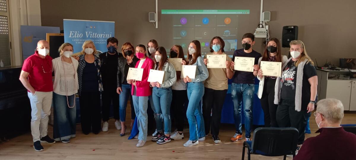 Gli studenti del Vittorini per 'Loop' -