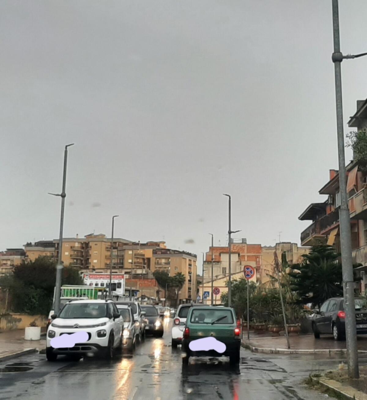 Tamponamento a catena in via Recanati: traffico in tilt - 