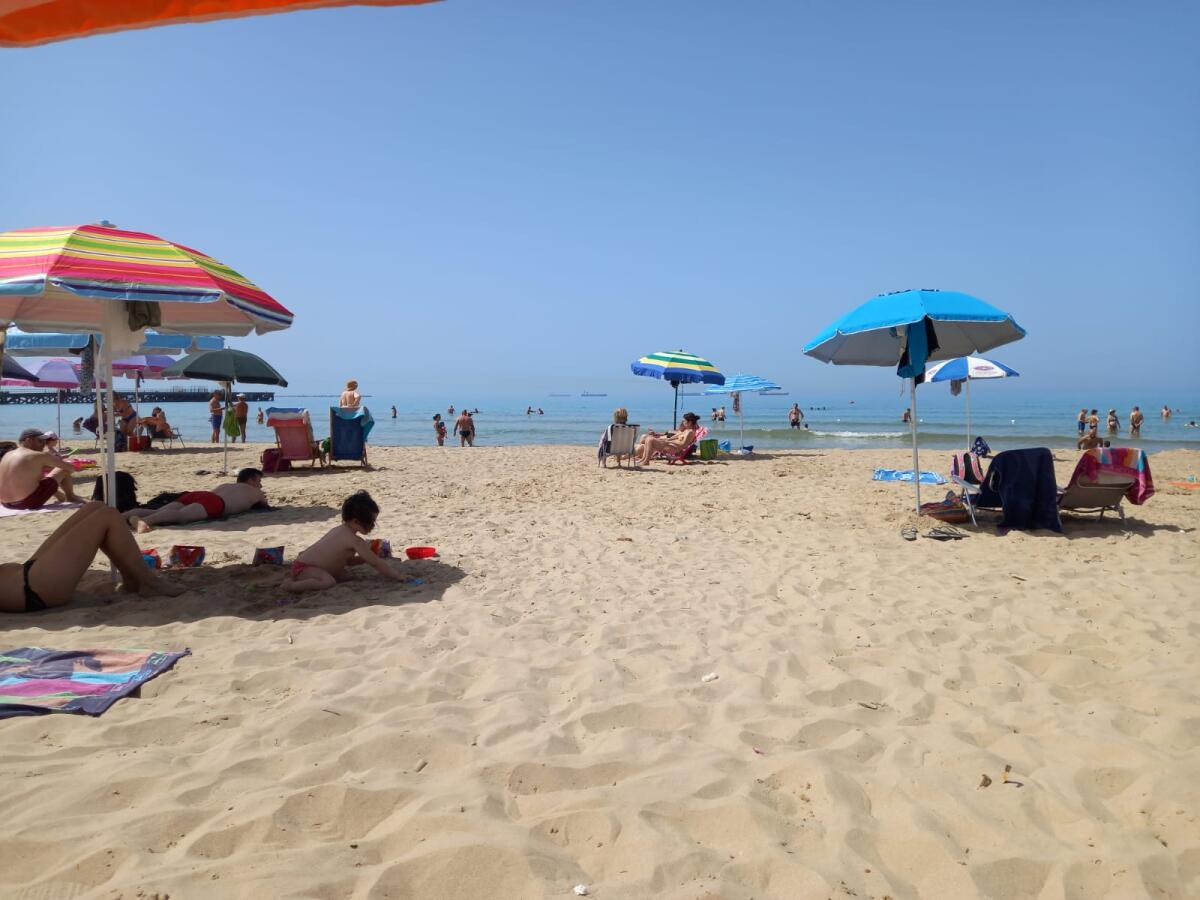 L' acqua? A mare c'è di sicuro, nei rubinetti di casa no - 